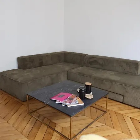 3-room Haussmann-style - Near Arc De Triomphe * Neuilly-sur-Seine