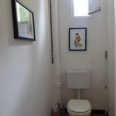 Apartment 3-room Haussmann-style - Near Arc De Triomphe
