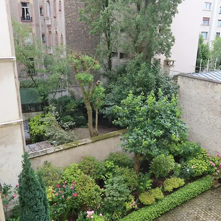3-room Haussmann-style - Near Arc De Triomphe Apartment *